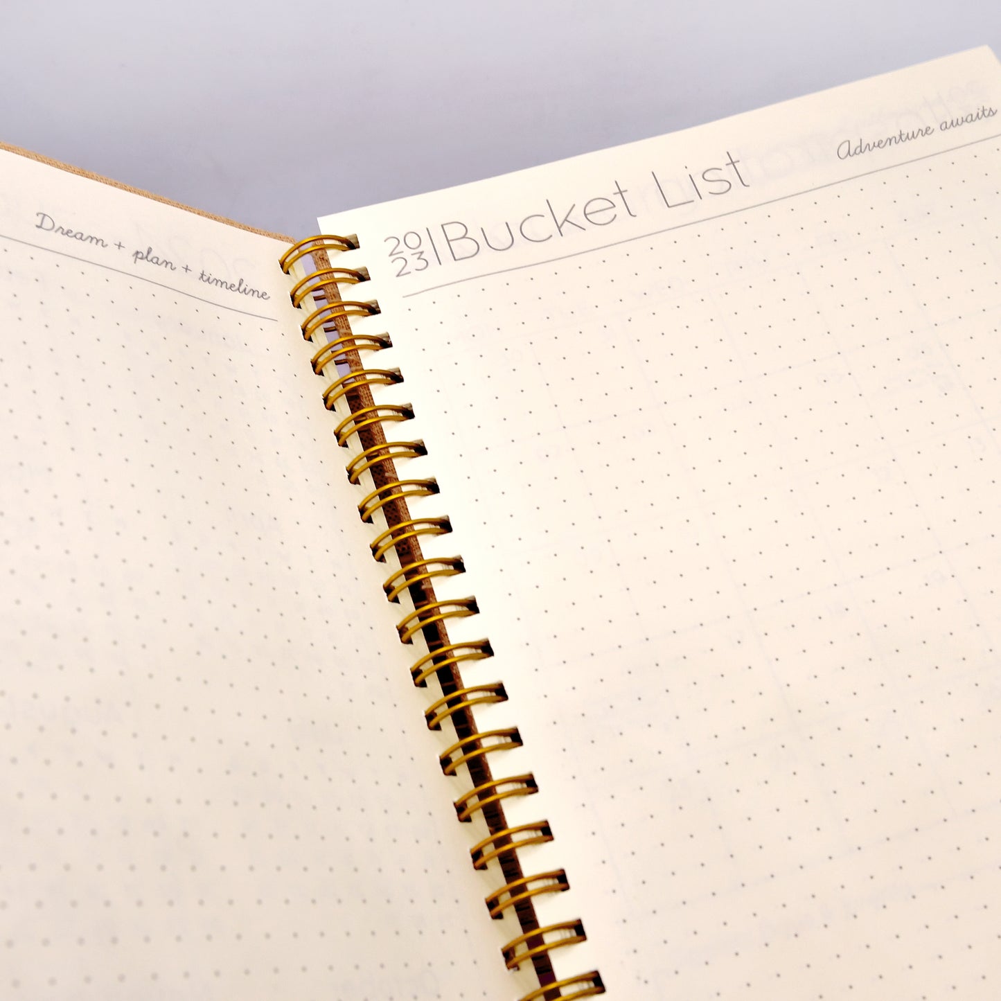 2023 Weekly Planner in Professional Black